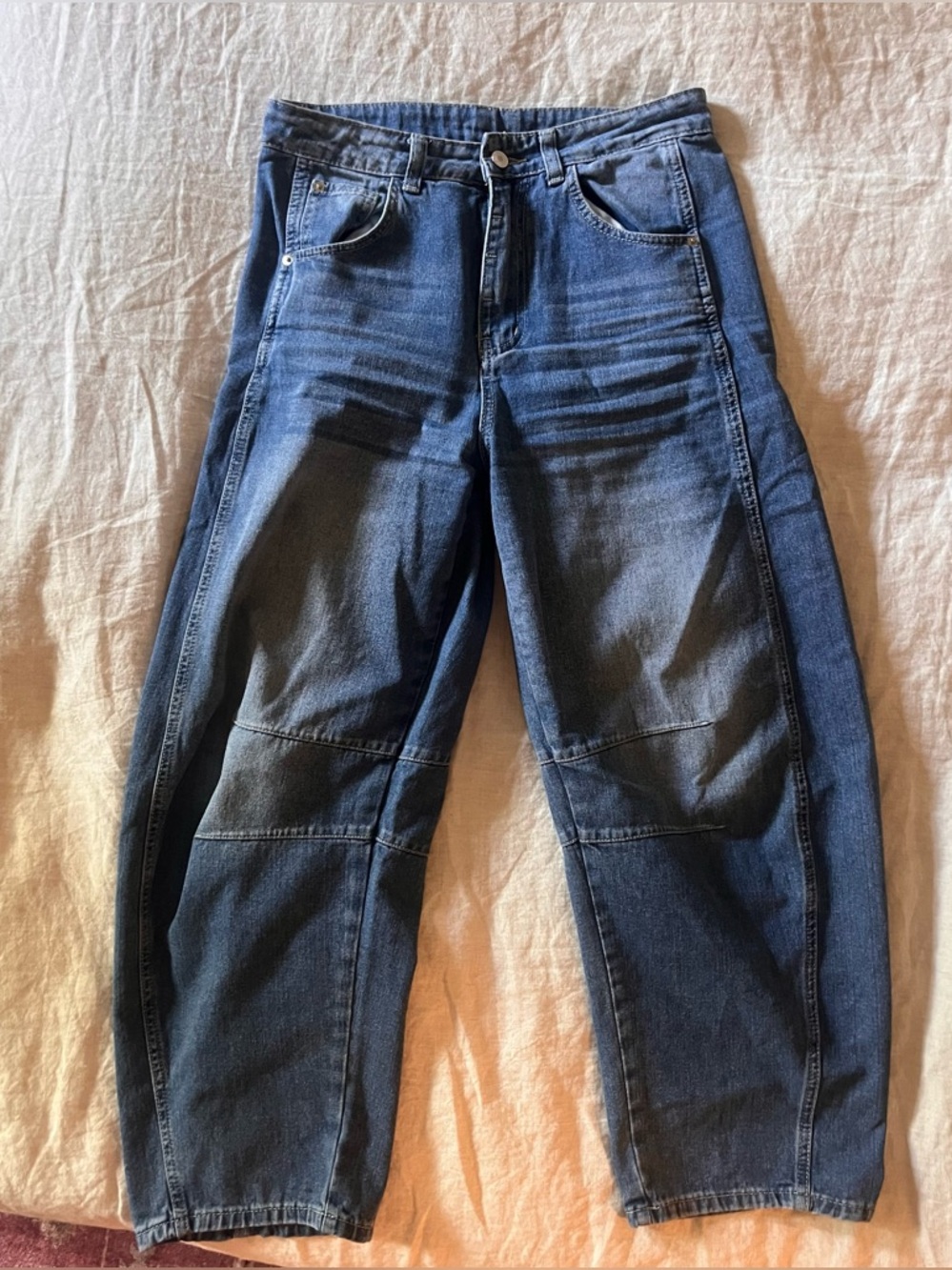 Boyfriend Barrel Jeans // Size 6 - Picture 4 of 6